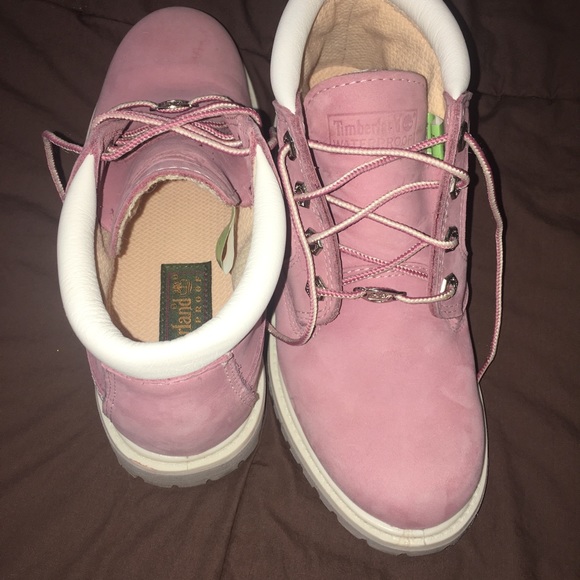Women’s  pink Timberland Waterproof ankle boots. - Picture 5 of 5